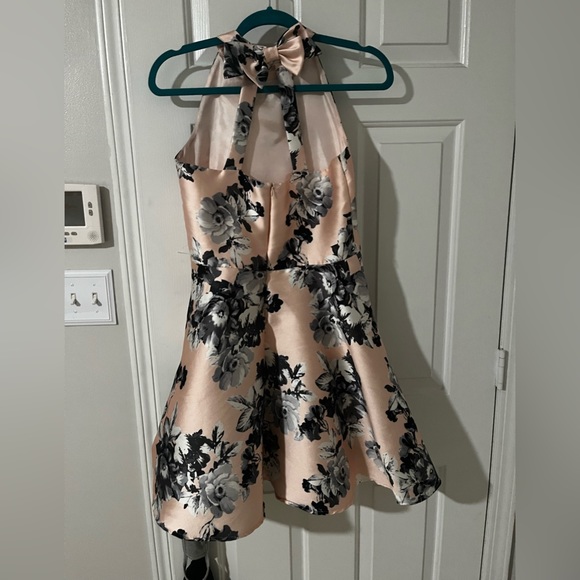 Light pink flower print girls formal dress - Picture 2 of 3